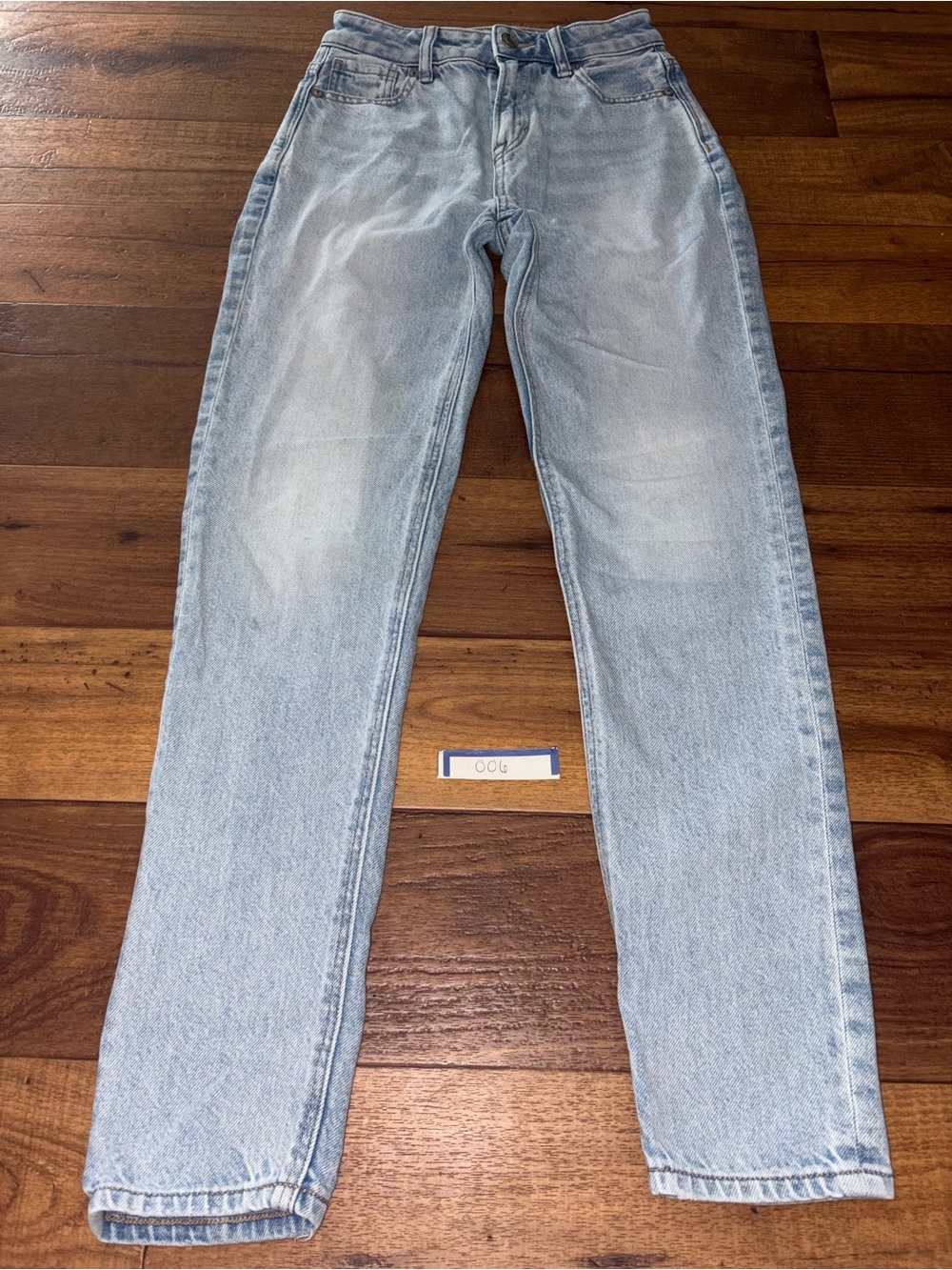 American Eagle Strigid Highest Waist Mom Jeans Light Wash 000 Regular